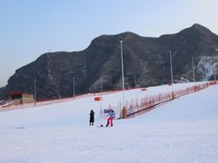 -荣盛康旅野三坡滑雪场