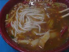老友粉，其实不是所有人能接受这酸笋的味道-红鼻子桂林米粉(金唐新光界店)