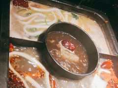 -老牌坊云南鱼豆花火锅(哈西万达店)