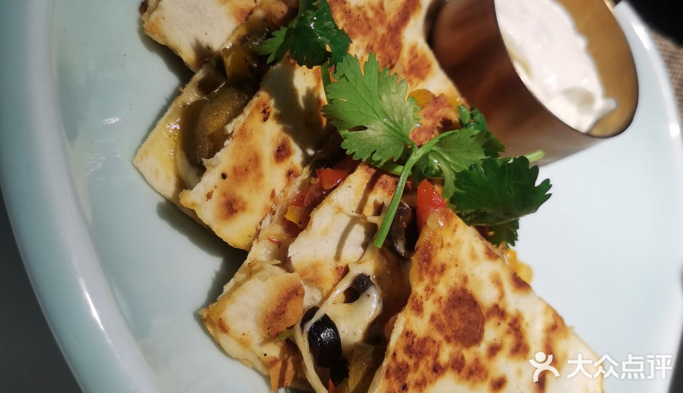 因为自身不喜欢太腻的食物，这个餐前包过于甜腻了