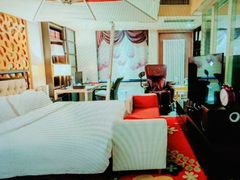 -喜鹊愉家酒店(郑州曼哈顿博览中心地铁站店)