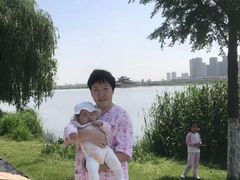 -爱的果实月嫂育婴师(世纪东方店)