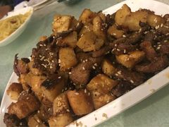 馕包肉-维吾尔餐厅(宜山路店)