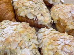 杏仁羊角可颂-WHEAT&BAKER-麥(凯德来福士店)