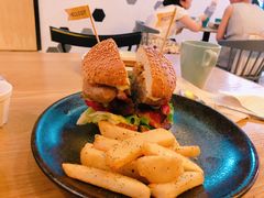 德国盘肠汉堡-HELLO 27 意面·沙拉·帕尼尼