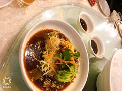 -鞍山大白鲨美食酒店