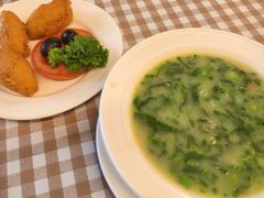 青菜汤-船屋葡国餐厅