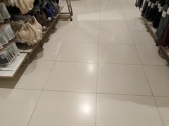 -优衣库(武汉国际广场店)