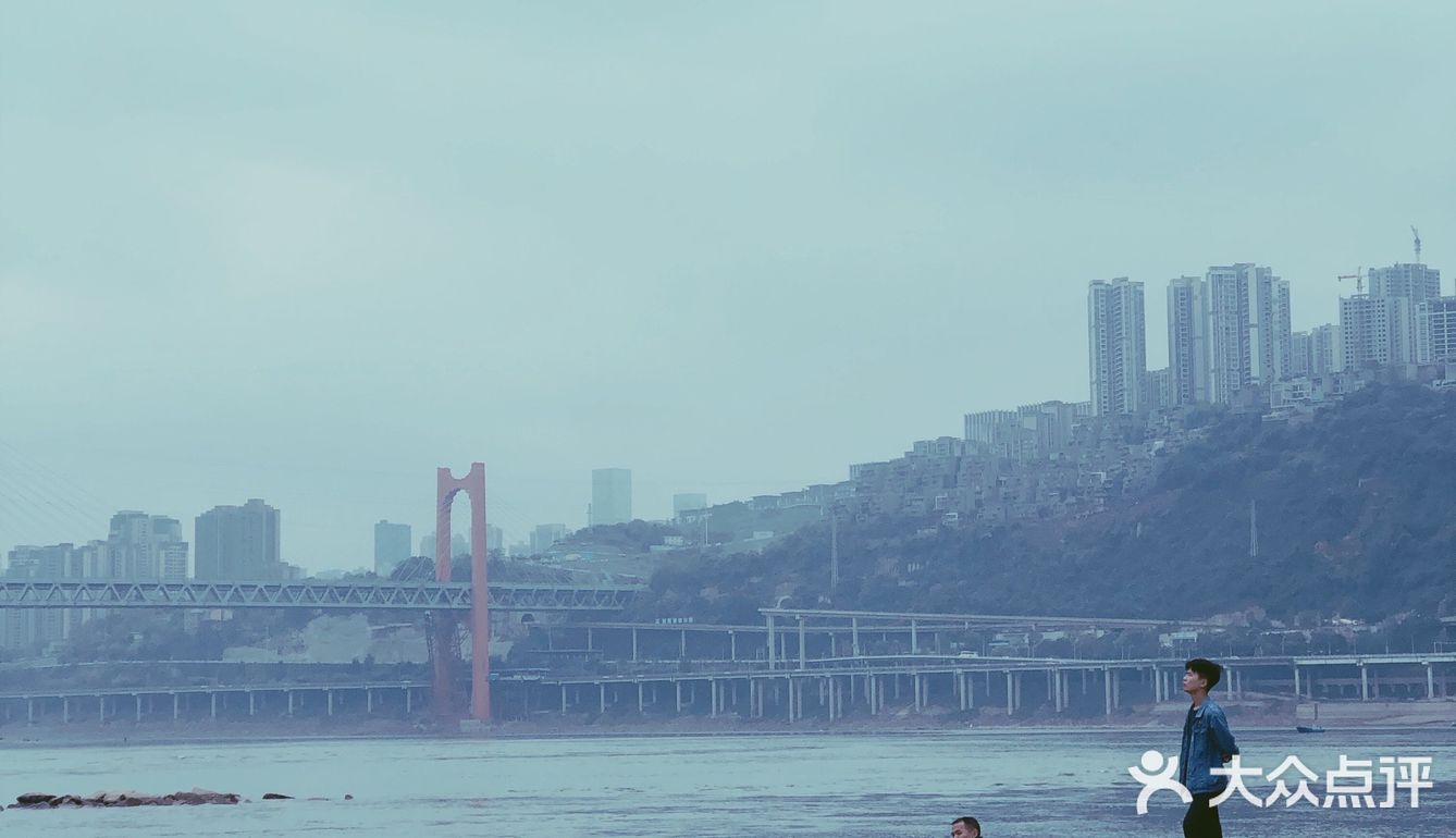 如果穿个白色的飘逸长裙跑起来，一定美极了