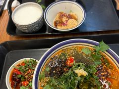 -云阿蛮云南生烫牛肉米线(奉贤路店)