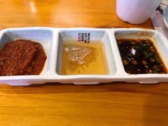 调料碟-唯成•韩国炭火烤肉 유성고기