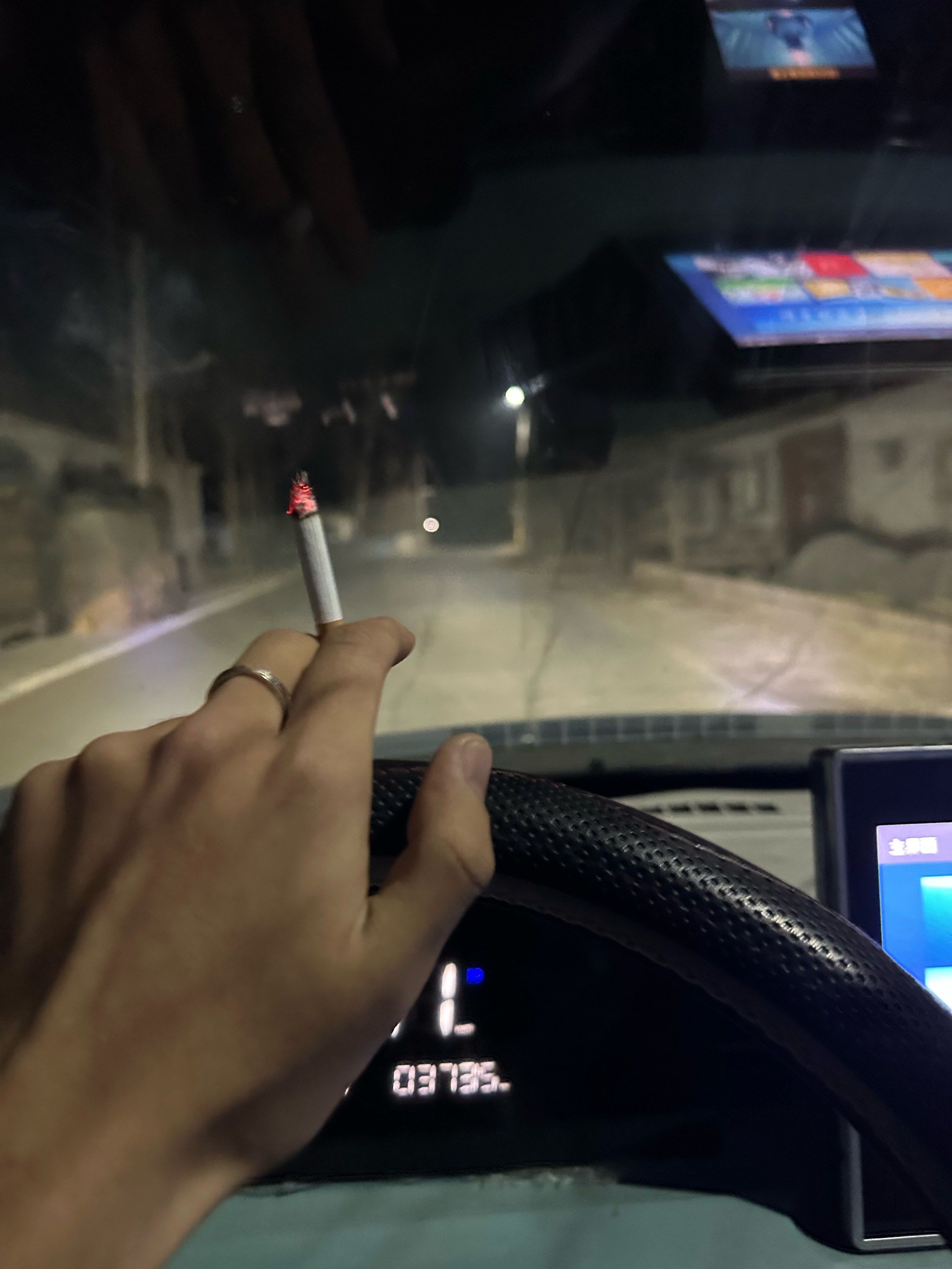 但这种感觉真的很特别
✨希望大家都注意安全,开车不抽烟哦!