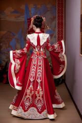 -衣贝姿婚纱礼服馆