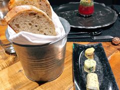 餐前包-AZUL by FUEL蓝色·法式酒馆(琶醍店)