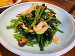 丝瓜尖拌菌菇-中8楼风尚云南菜(颐堤港店)