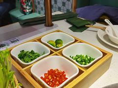 -粤小煲鲜汤猪肚鸡(丹尼斯二天地店)