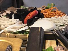 -尚尚仙·酸汤猪手·猪肚鸡火锅(华联万柳购物中心店)