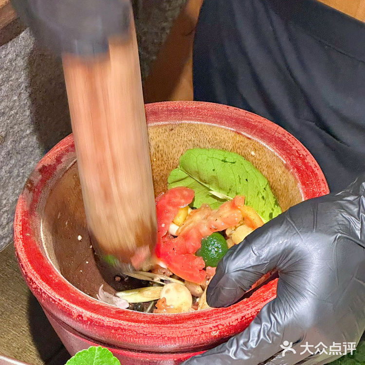 金坛的！！！吃到了云南现舂锅！