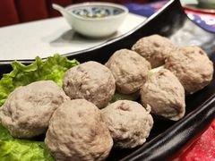 手捶生牛肉丸-牛村来人潮汕牛肉火锅(西单店)
