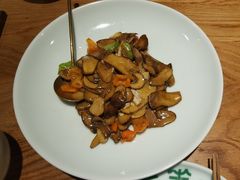 炒鲜牛肝菌-一坐一忘云南菜(嘉里中心店)