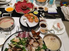 -红鼎豆捞·非遗鲍皇汤火锅(宝丰路店)