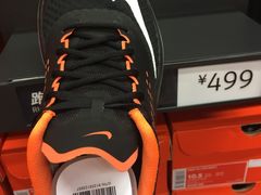 -NIKE上海青浦换季优惠店