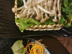 -湊湊火锅·茶憩(郑州绿地新都会店)