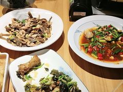 -头上红煨盐鸡·非遗院子餐厅