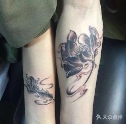 水墨 莲花-游刃刺青TATTOO纹身工作室