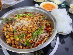 -周良天山牛杂城(天山路总店)