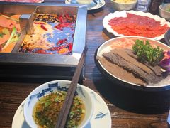 -二荆条·蜀鲜汇城市森林火锅