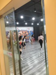 -单色舞蹈