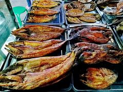 -布尔津河堤夜市