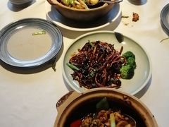 -八府香鸭·啫啫煲(华山路店)