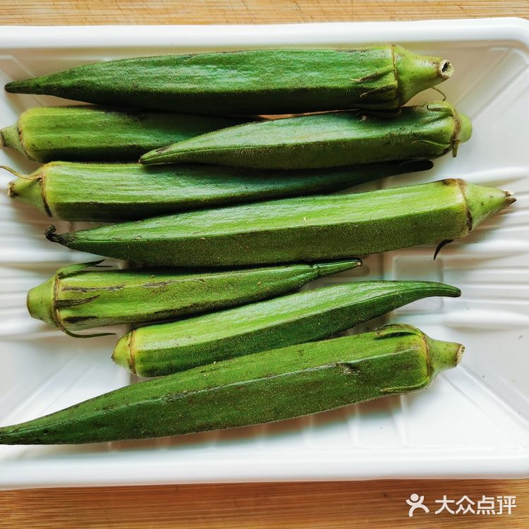 美味又减脂的秋葵鸡胸肉沙拉