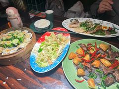 -粤·向群饭店(麓景路店)