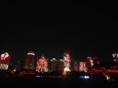 -万绿园