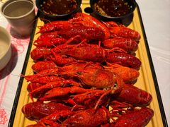 -肥肥虾庄·金牌油焖大虾(汉街SKP店)