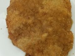 崇明生态猪炸猪排配辣酱油-红房子西菜馆(淮海中路店)