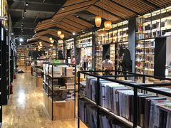 -新华书店(解放中路店)