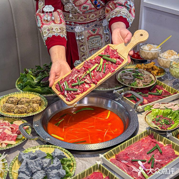 朋友按头安利的贵州酸汤火锅！真的绝了！