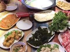 -麦比克欢乐火锅(东港黄海大市场店)