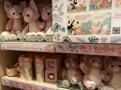 -小镇影院迪士尼小熊Duffy与他的朋友合影地