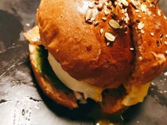 -HIGH FIVE哈福手工汉堡(桂林路店)