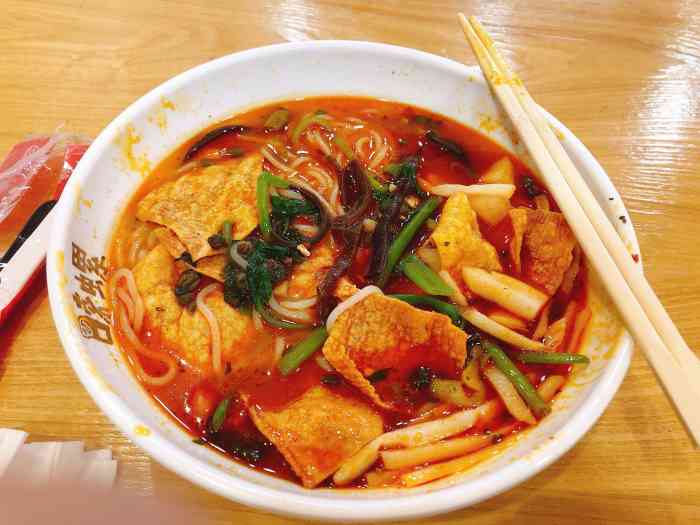 嗦螺螺蛳粉(三好街店)-"朋友推荐的螺蛳粉,慕名而来,中午左右,人.