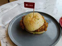 黄金三脆多汁鸡堡-必胜客(港城新天地店)