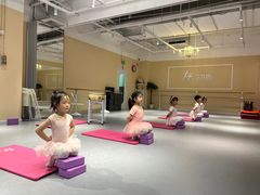 -炫艺舞蹈培训中心(枫尚奥特莱斯店)