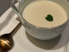 -左庭右院鲜牛肉火锅黑金店(陆家嘴中心店)