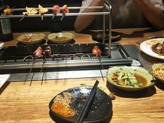 会自己转的烧烤炉-悦屋老板娘的烤肉店(紫薇田园店)