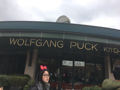 -WOLFGANG PUCK KITCHEN & BAR(迪士尼小镇店)